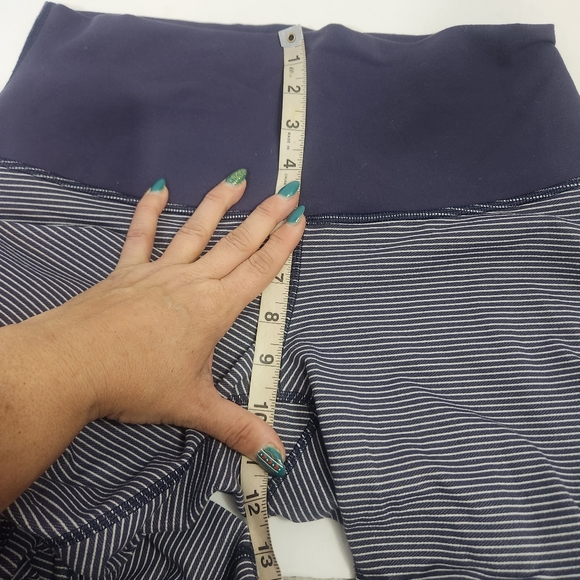 Lululemon fold over  or high waist  crop leggings stripes size 10 - Picture 10 of 12
